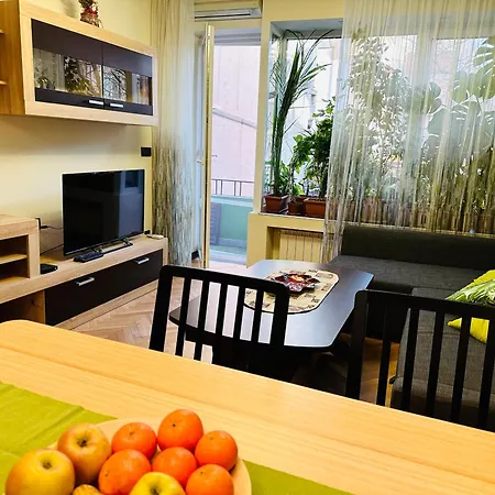 Apartment Luxury Oasis In Absolute Center Of